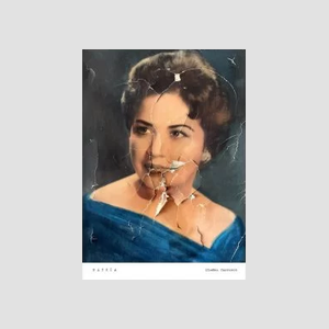 Oleñka Carrasco Patria, livre photographique mêlant archives familiales, images et textes autour du deuil et de l’exil.