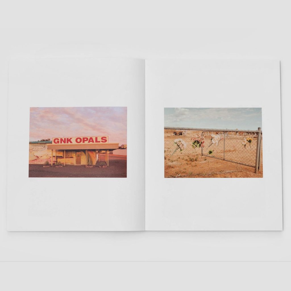 GNK_fence_fond_gris